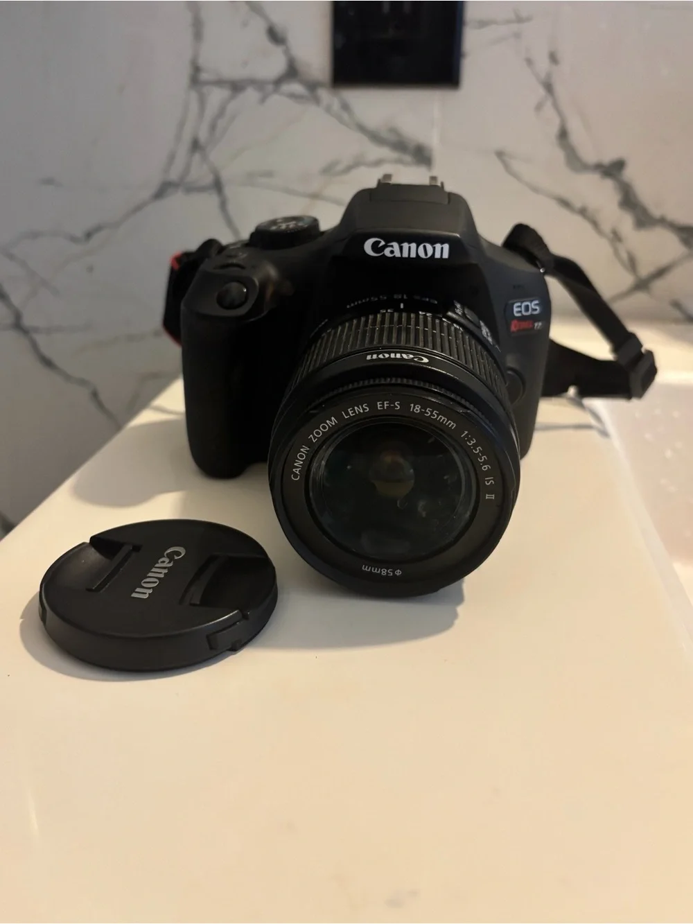 Canon EOS Rebel T7 DSLR Camera EF-S 18-55mm f/3.5-5.6 IS I|